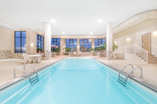 Howard Johnson Rapid City zwembad